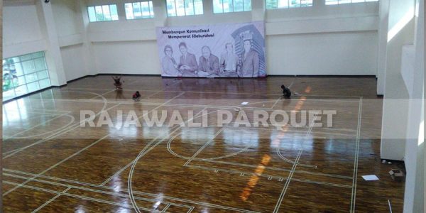 lantai kayu lapangan basket universitas Widyatama bandung 4