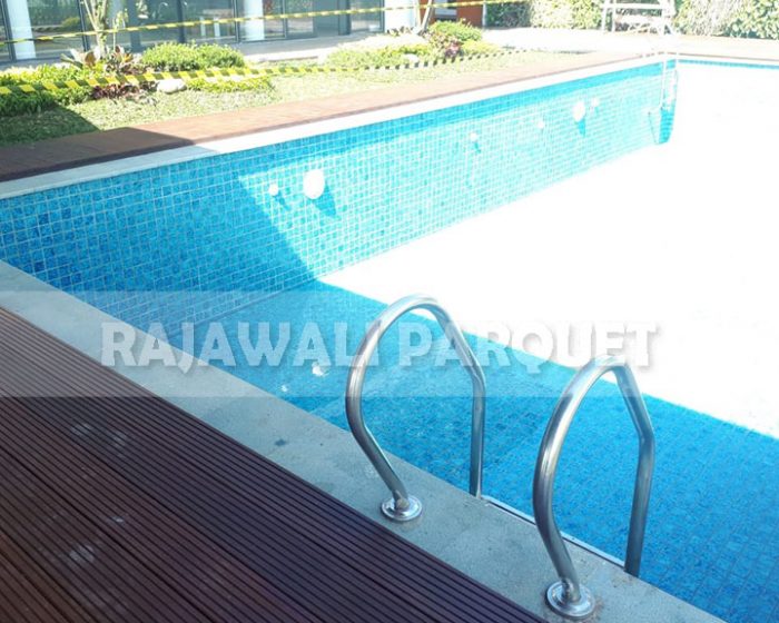 lantai kayu rumah bapak aher 5