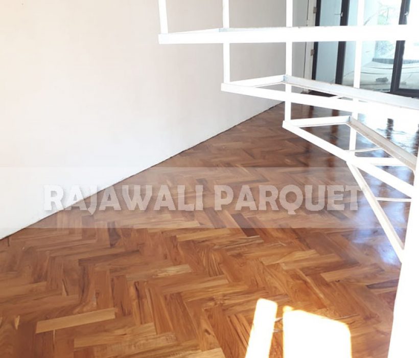 lantai kayu rumah bapak aher 9