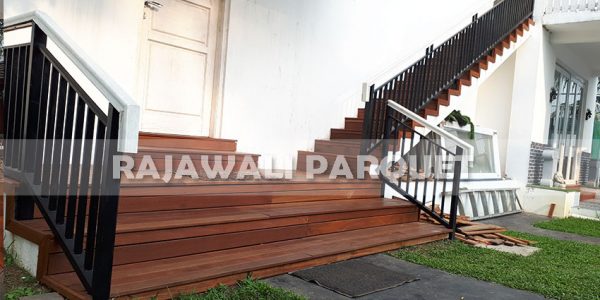 lantai kayu rumah pasha ungu Bogor 1