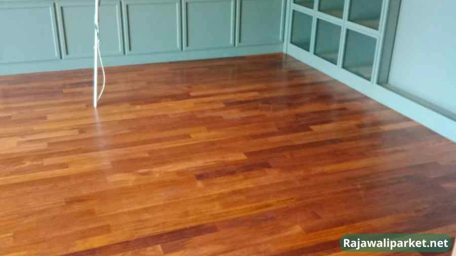 lantai kayu merbau