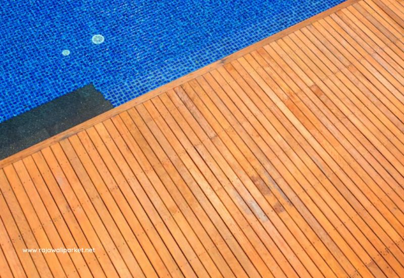 Kelebihan dan Kekurangan Decking Kayu Bengkirai untuk Area Outdoor